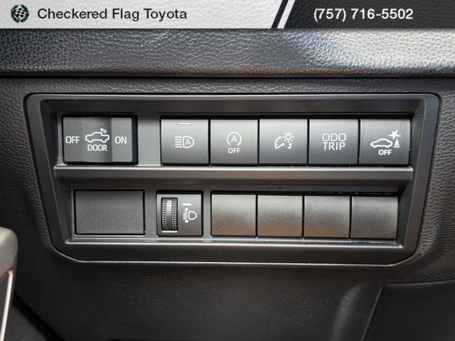 Used 2022 White Toyota SR5 image 24