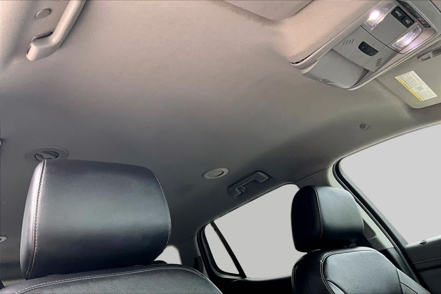 Used 2020 Dark Sky Metallic GMC SLT image 13