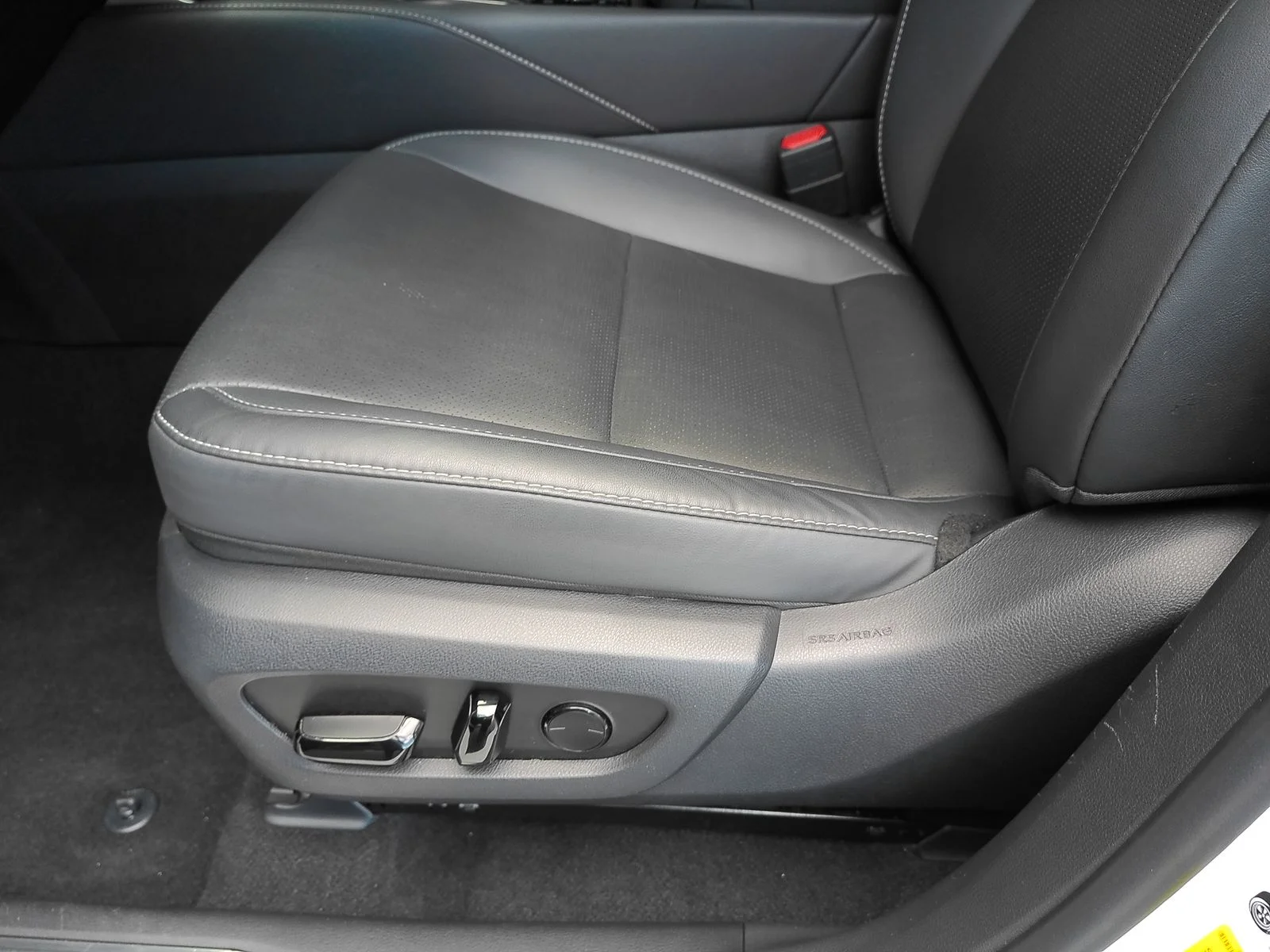 Used 2024 White Lexus 350h Premium image 34