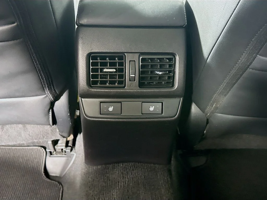 Used 2015 Carbide Gray Metallic Subaru 3.6R Limited image 28