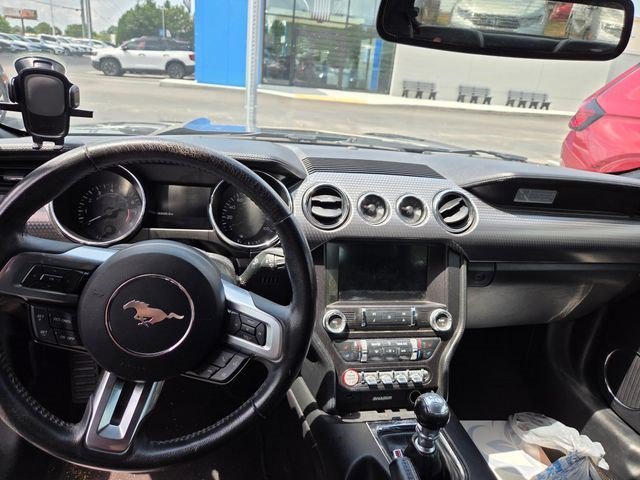 Used 2016 Magnetic Metallic Ford GT Premium image 13