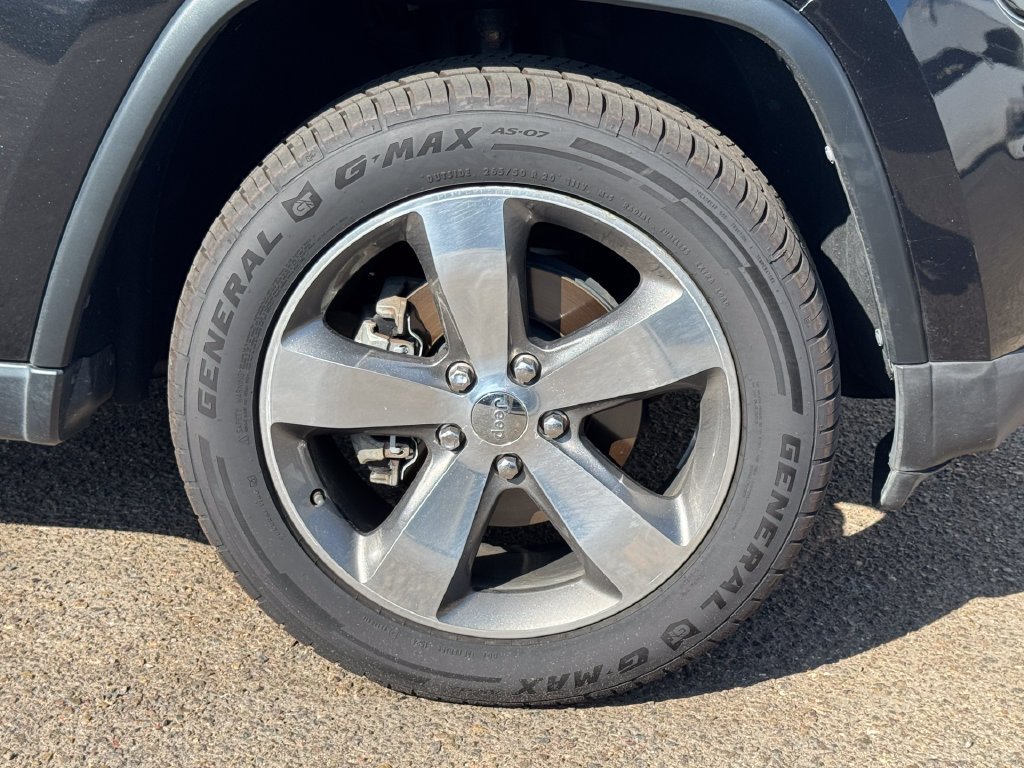 Used 2015 Black Jeep Limited image 3