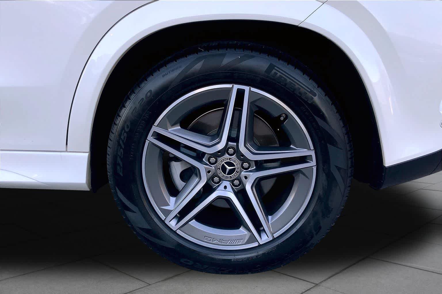 Used 2024 MANUFAKTUR Diamond White Metallic Mercedes-Benz GLE 450 image 11
