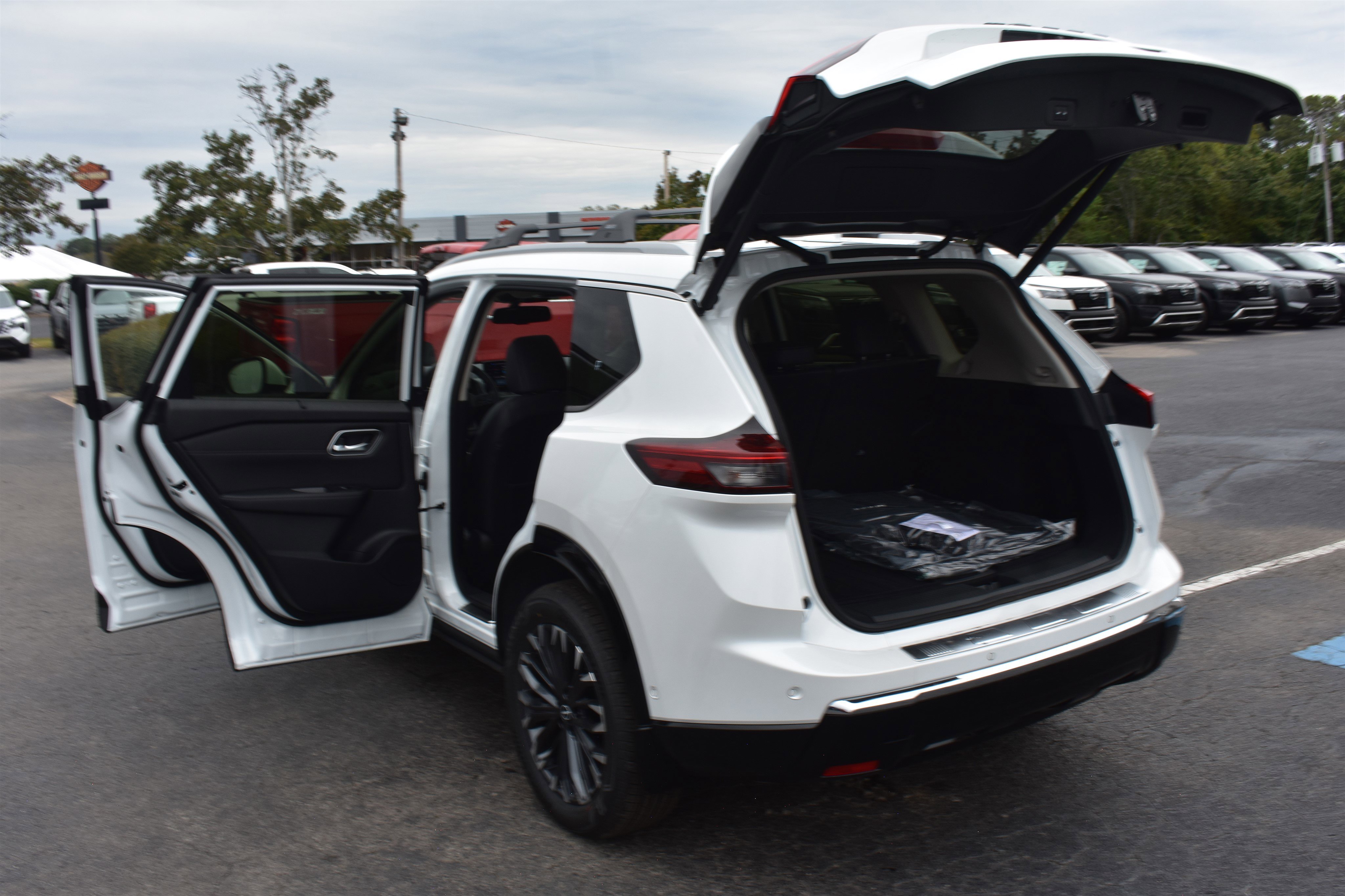 2026 Nissan Rogue Platinum - Photo 16
