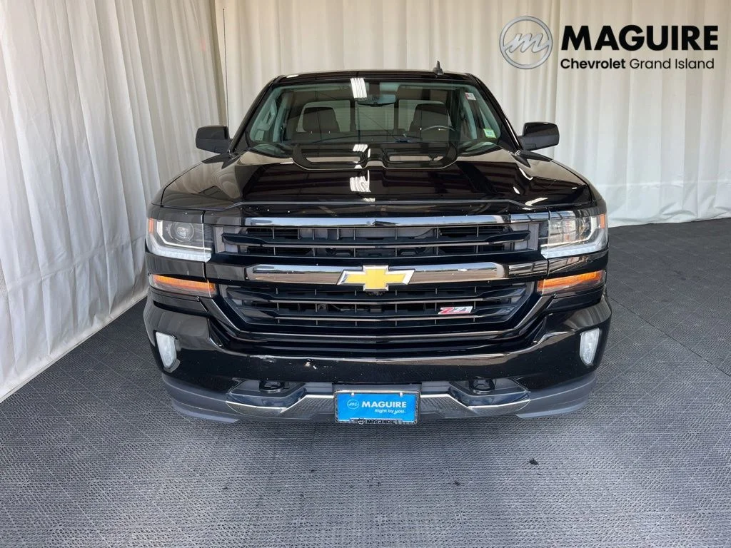 Used 2018 Black Chevrolet LT image 27