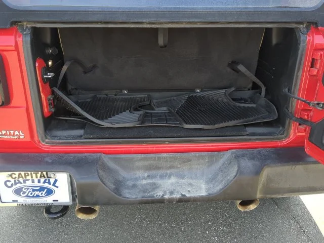 Used 2022 Red Jeep Sport S image 30