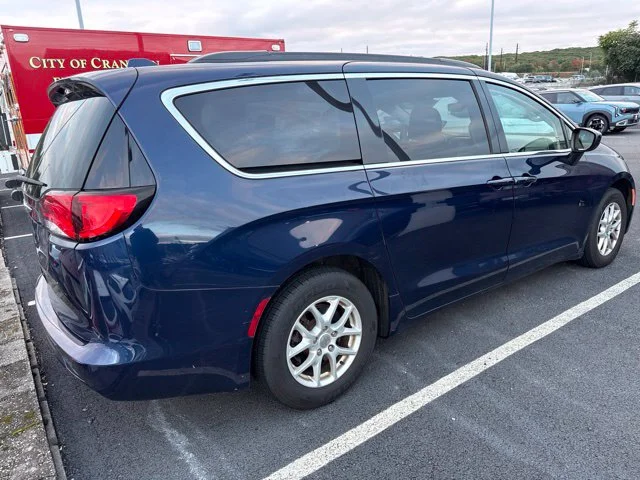 Used 2020 Blue Chrysler LXI image 3
