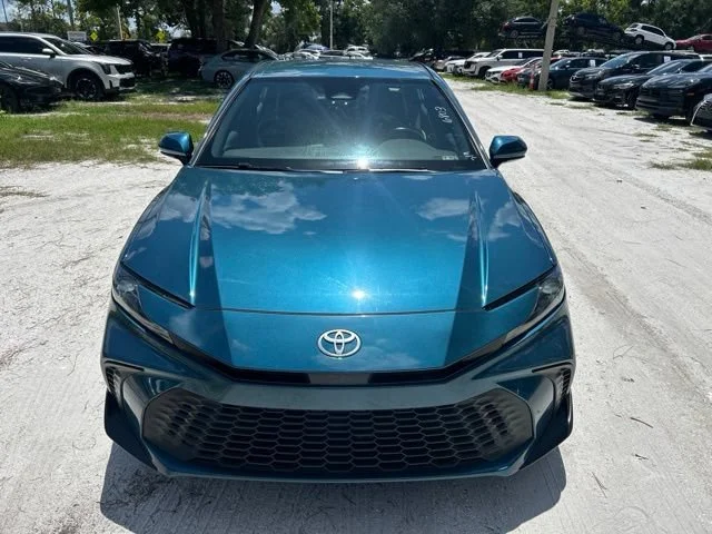 Used 2025 Ocean Gem Toyota SE image 15