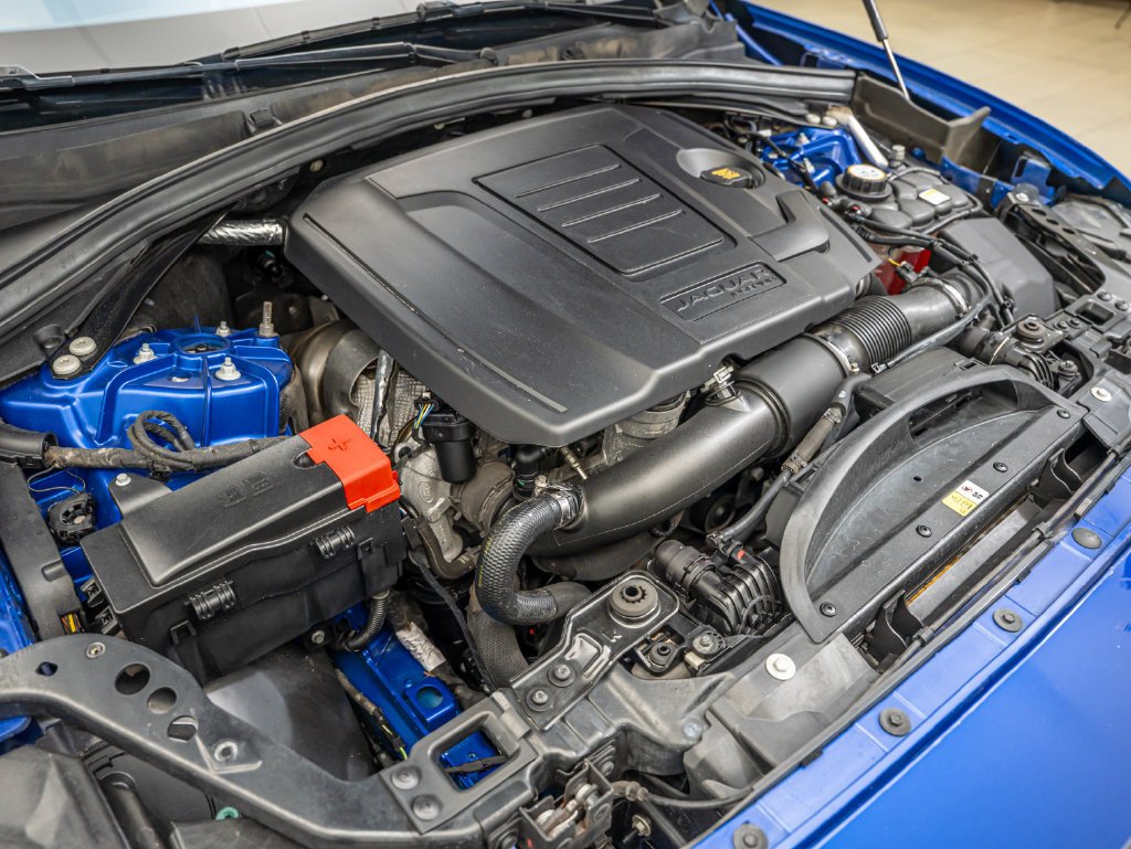 Used 2019 Caesium Blue Metallic Jaguar 30t R-Sport image 41