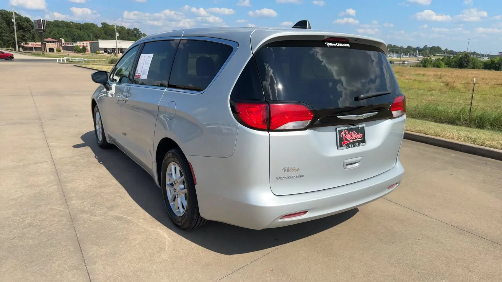 Used 2022 Silver Mist Clearcoat Chrysler LX image 7