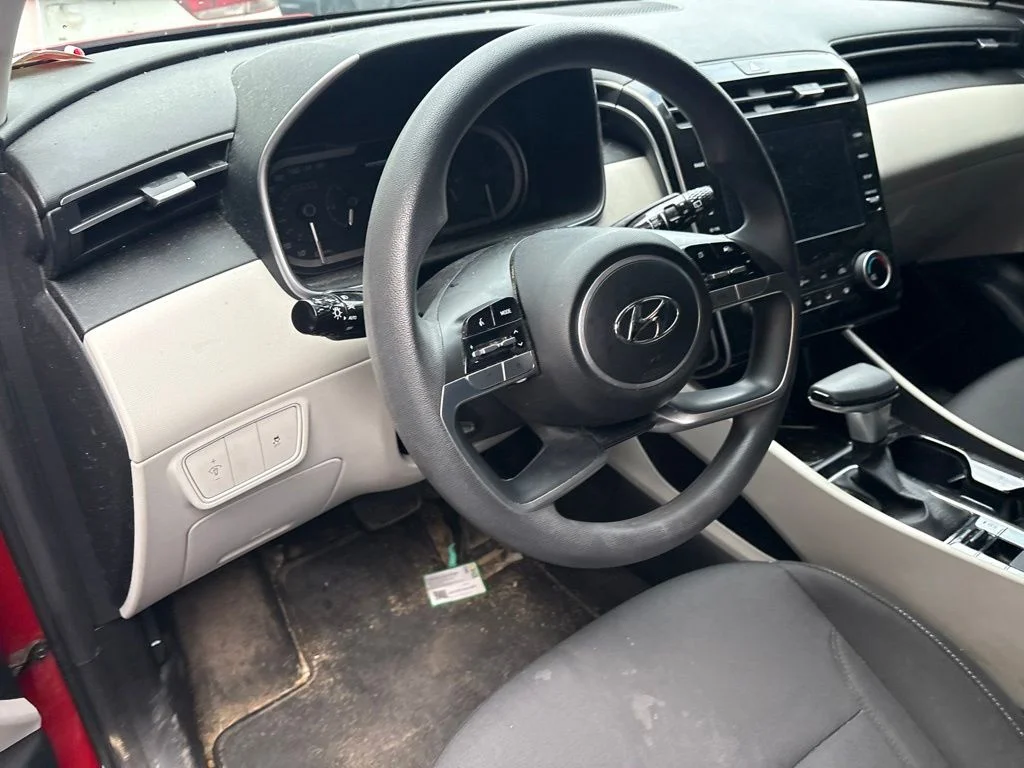 Used 2022 Red Hyundai SE image 10