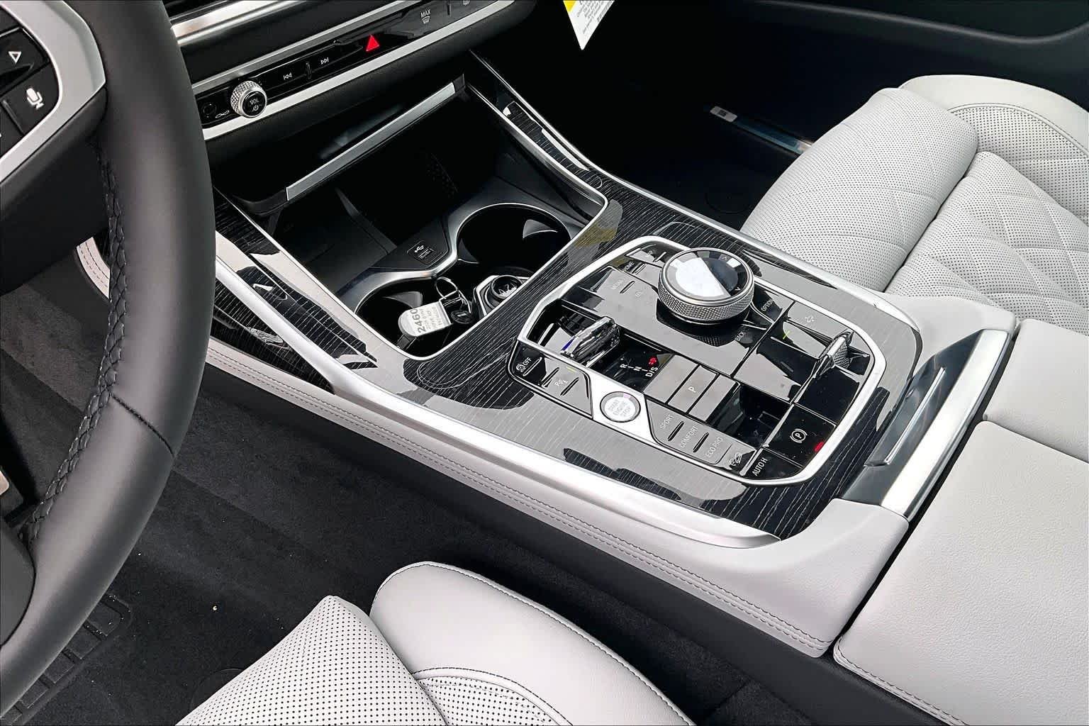 Used 2026 Tanzanite Blue II Metallic BMW xDrive40i image 8