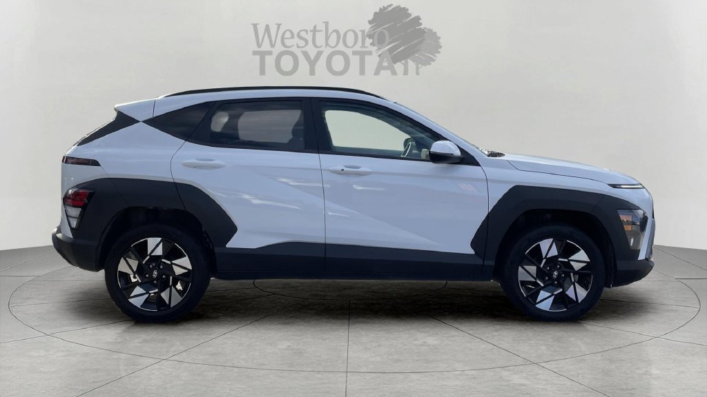 Used 2025 White Hyundai SEL image 8