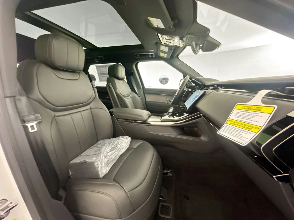 New 2026 Fuji White Land Rover SE image 28