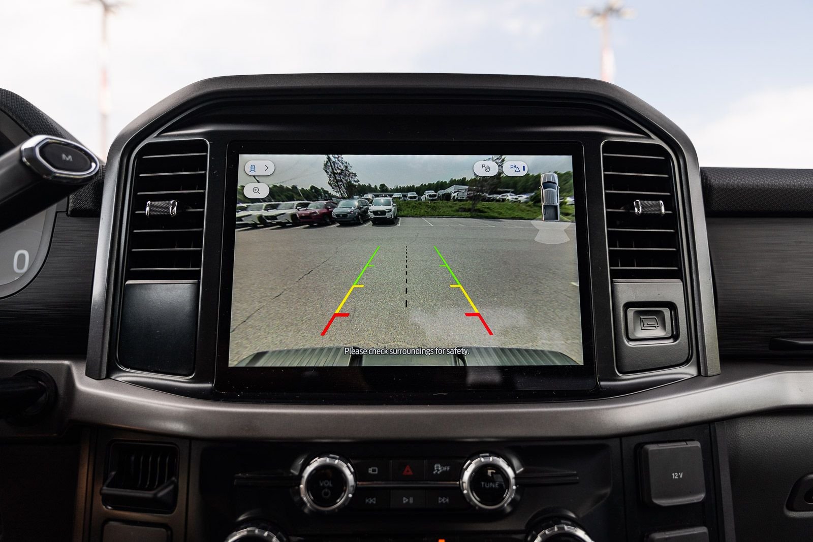 2025 Ford F-150 XLT - Photo 31