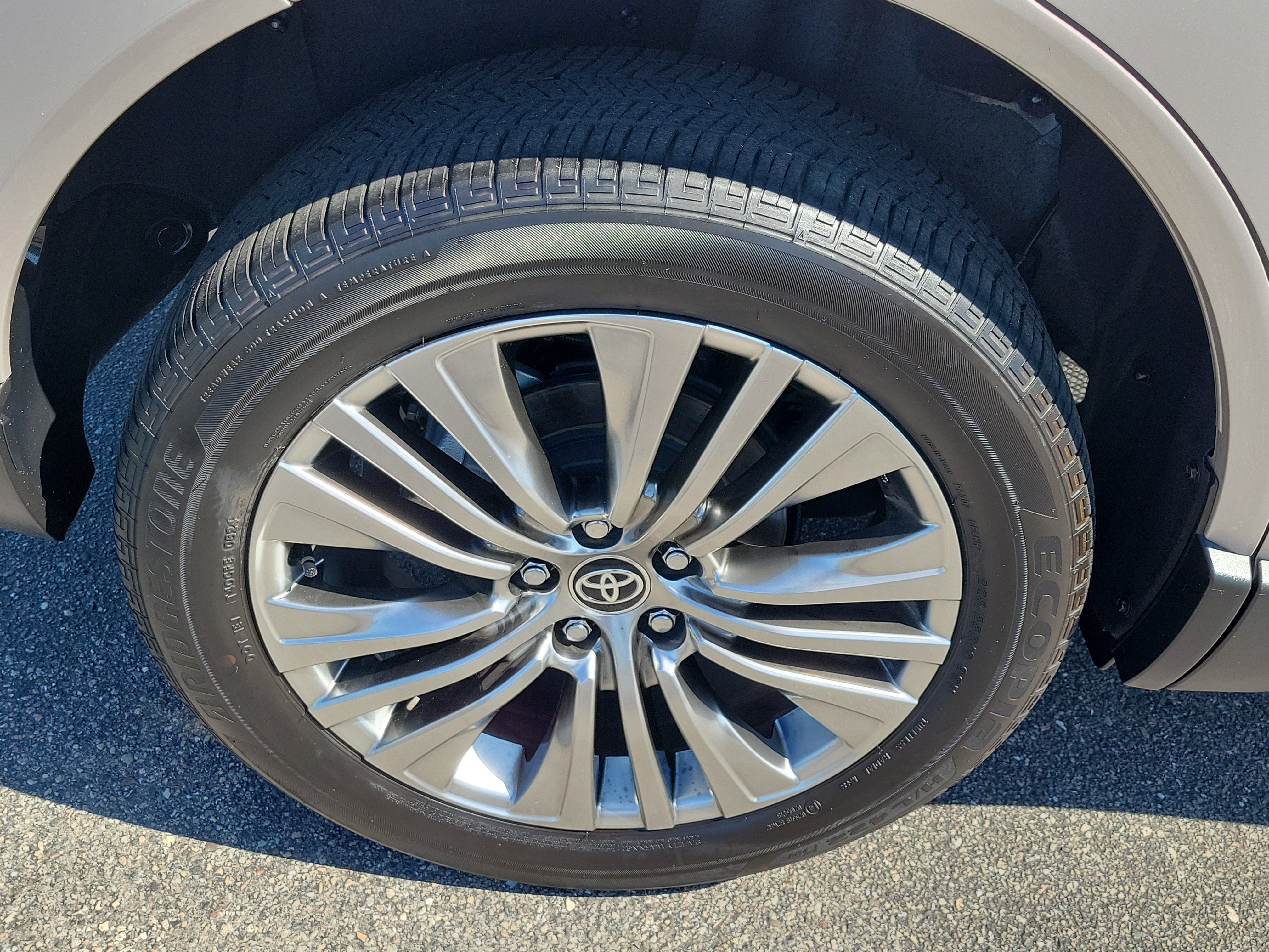 Used 2023 Champagne Toyota LE image 10