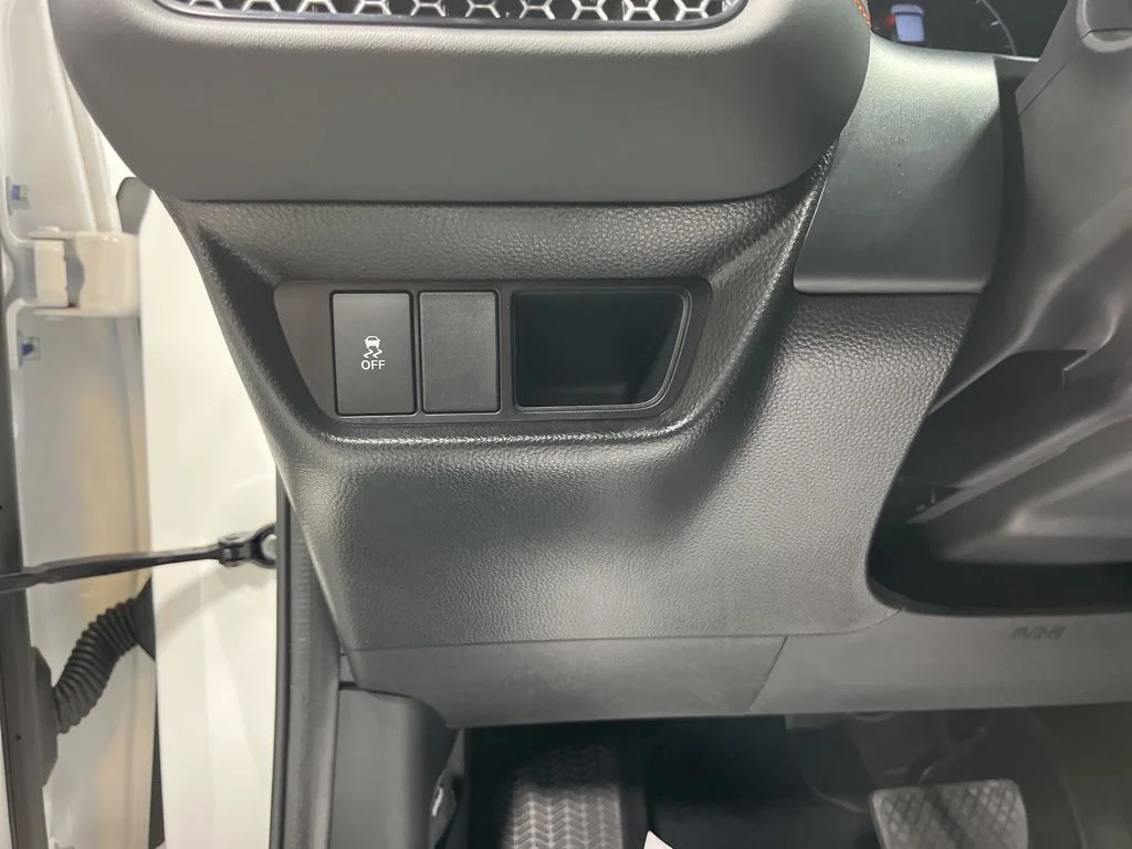 Used 2026 Platinum White Pearl Honda Sport image 13