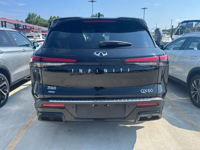 Used 2023 Black INFINITI LUXE image 5