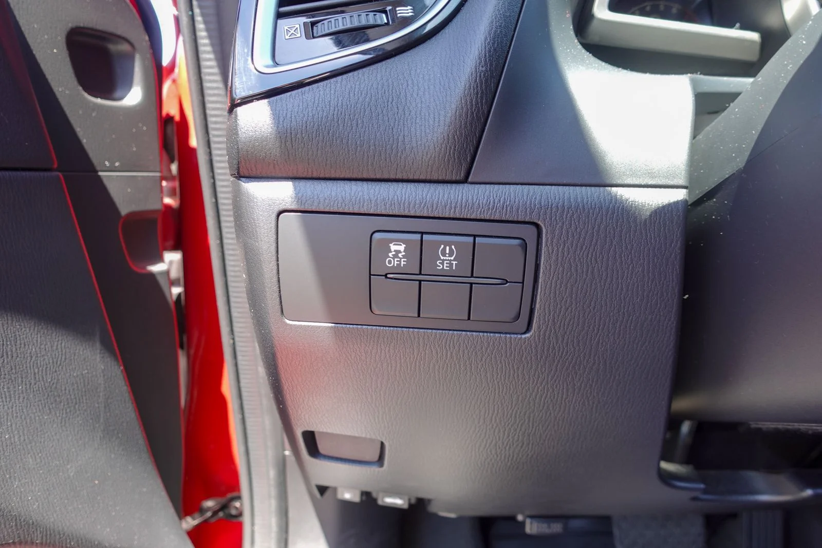 Used 2014 Soul Red Metallic Mazda i Sport image 16