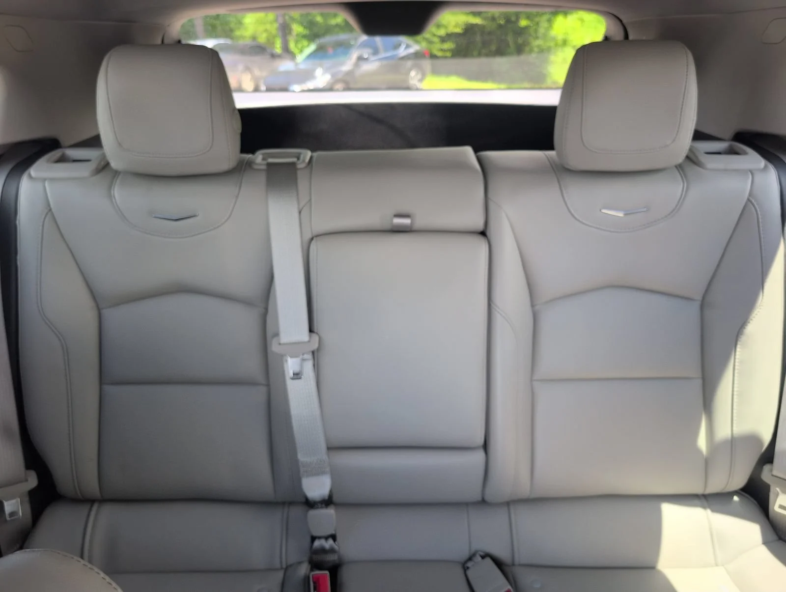 Used 2023 Crystal White Tricoat Cadillac Luxury image 28