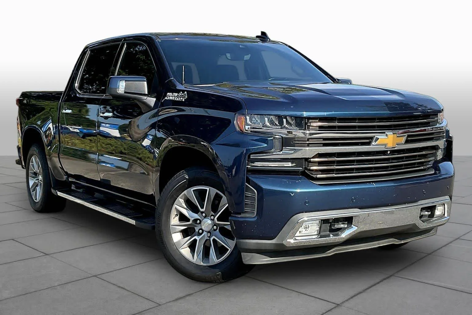 Used 2019 Northsky Blue Metallic Chevrolet High Country image 3