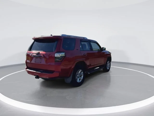 Used 2018 Red Toyota SR5 image 10