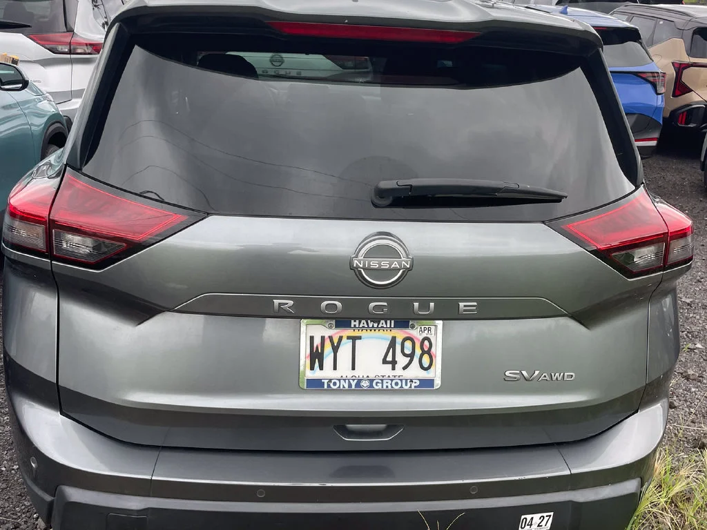 Used 2024 Gray Nissan SV image 8