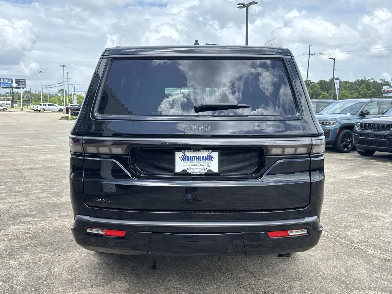 New 2026 High Gloss Black Exterior Paint Jeep Limited Reserve image 5