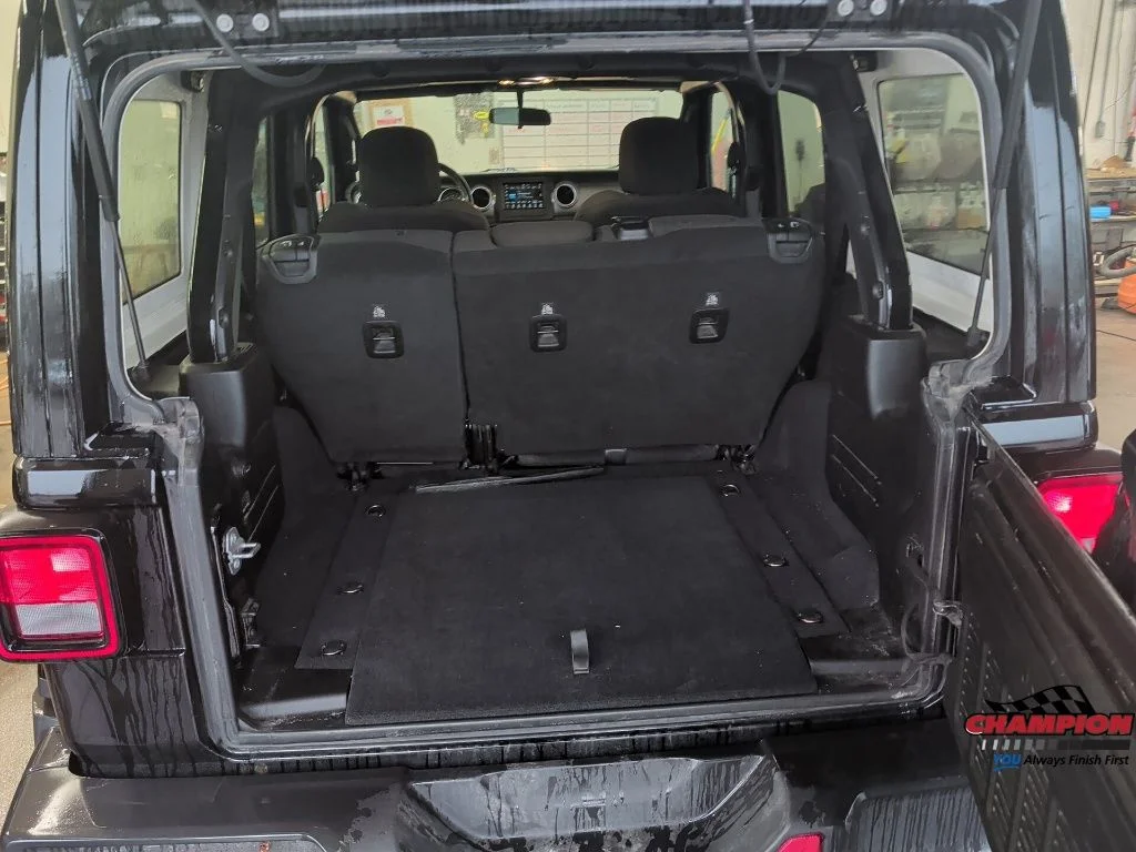 Used 2019 Black Jeep Unlimited Sahara image 11