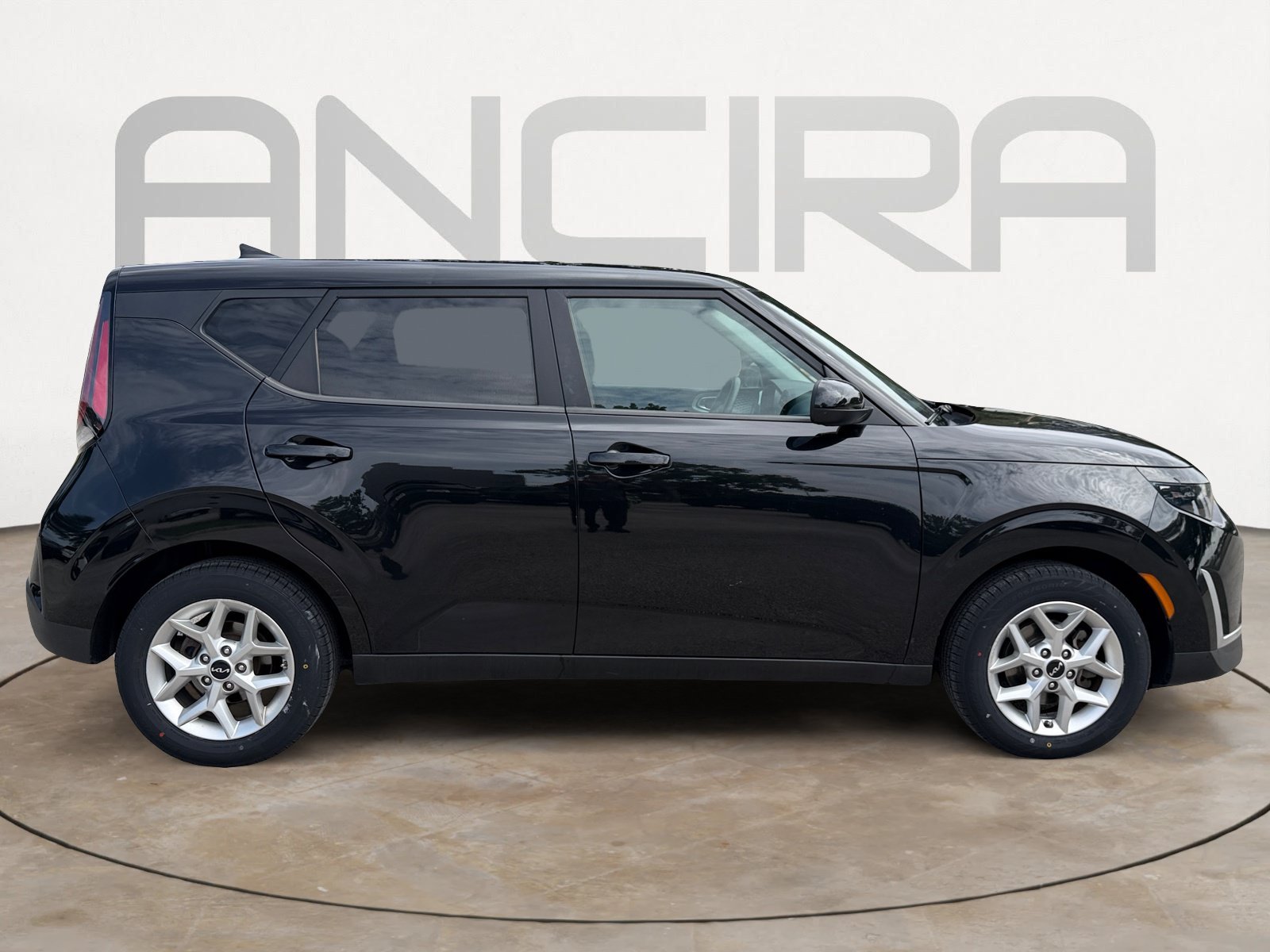 Used 2023 Fusion Black Kia LX image 12