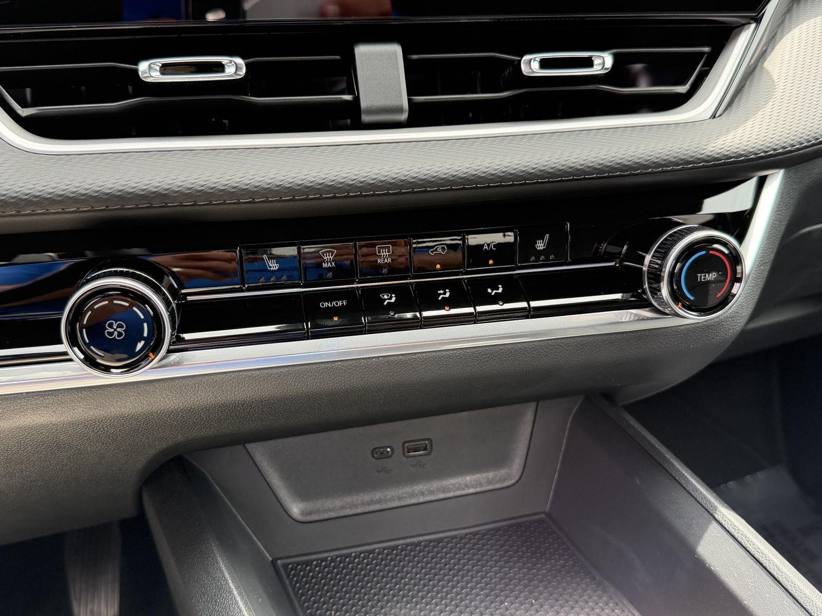 2027 Chevrolet Equinox LT - Photo 20