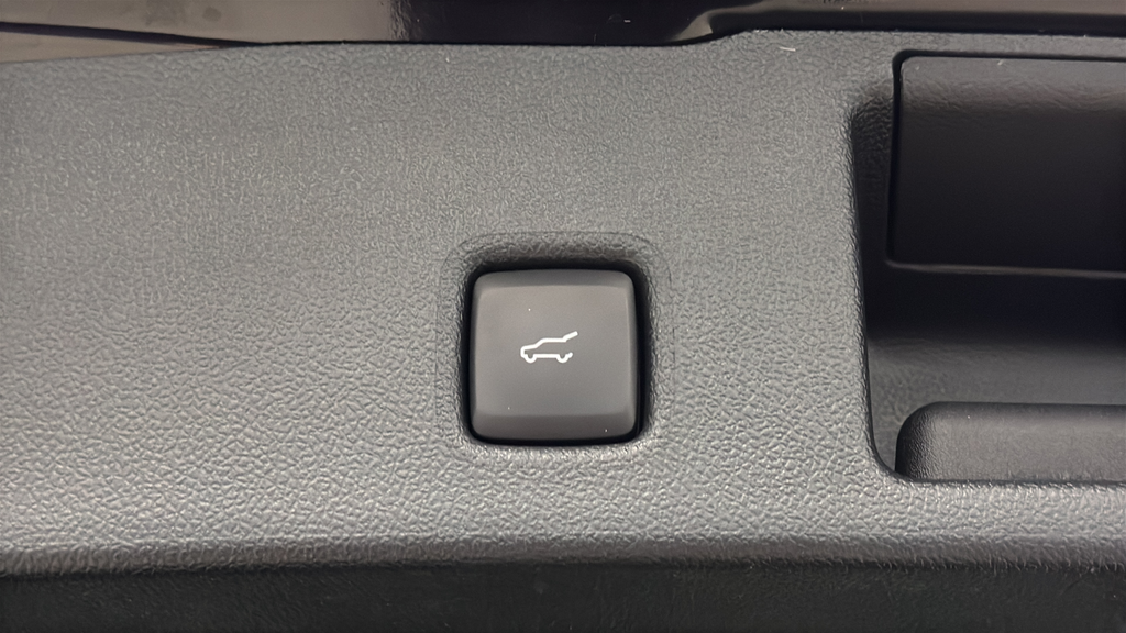 Used 2024 Agate Black Metallic Ford Active image 27