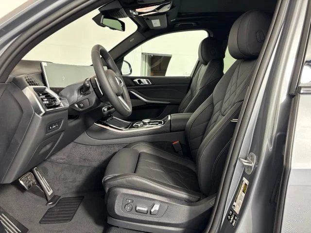 New 2026 Skyscraper Grey Metallic BMW xDrive40i image 10