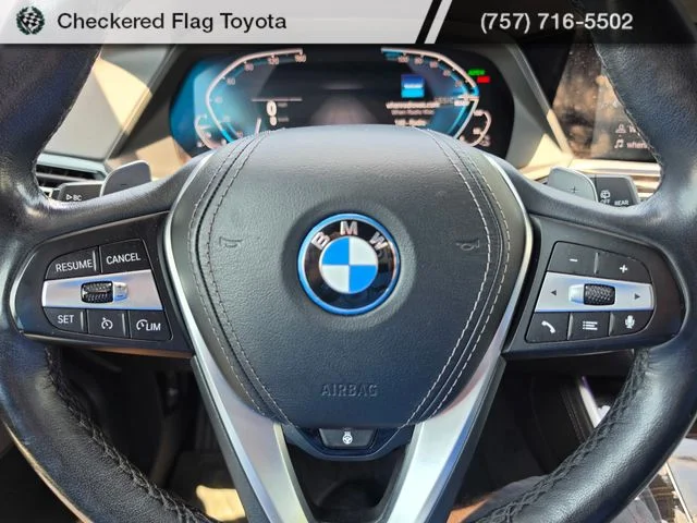 Used 2023 White Metallic BMW xDrive45e image 15