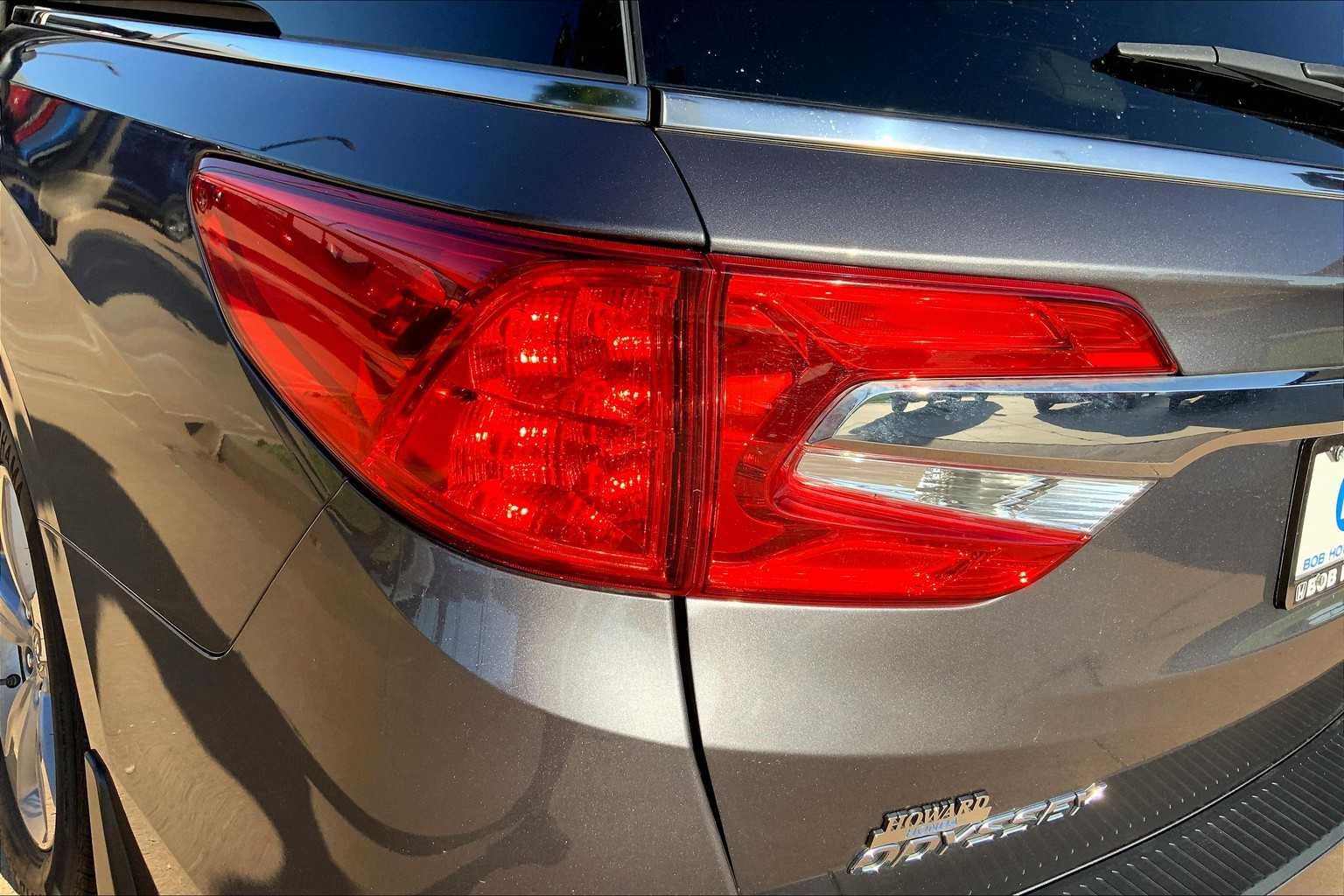 Used 2018 Modern Steel Metallic Honda EX-L image 27