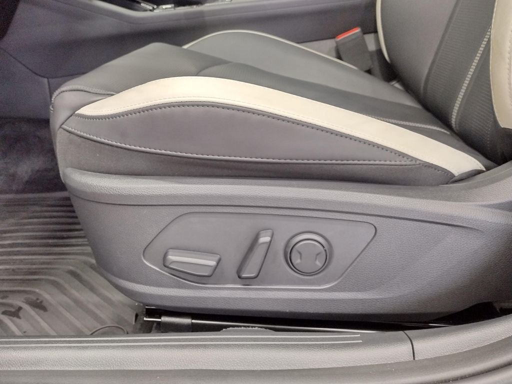 Used 2025 Red Kia GT-Line image 21