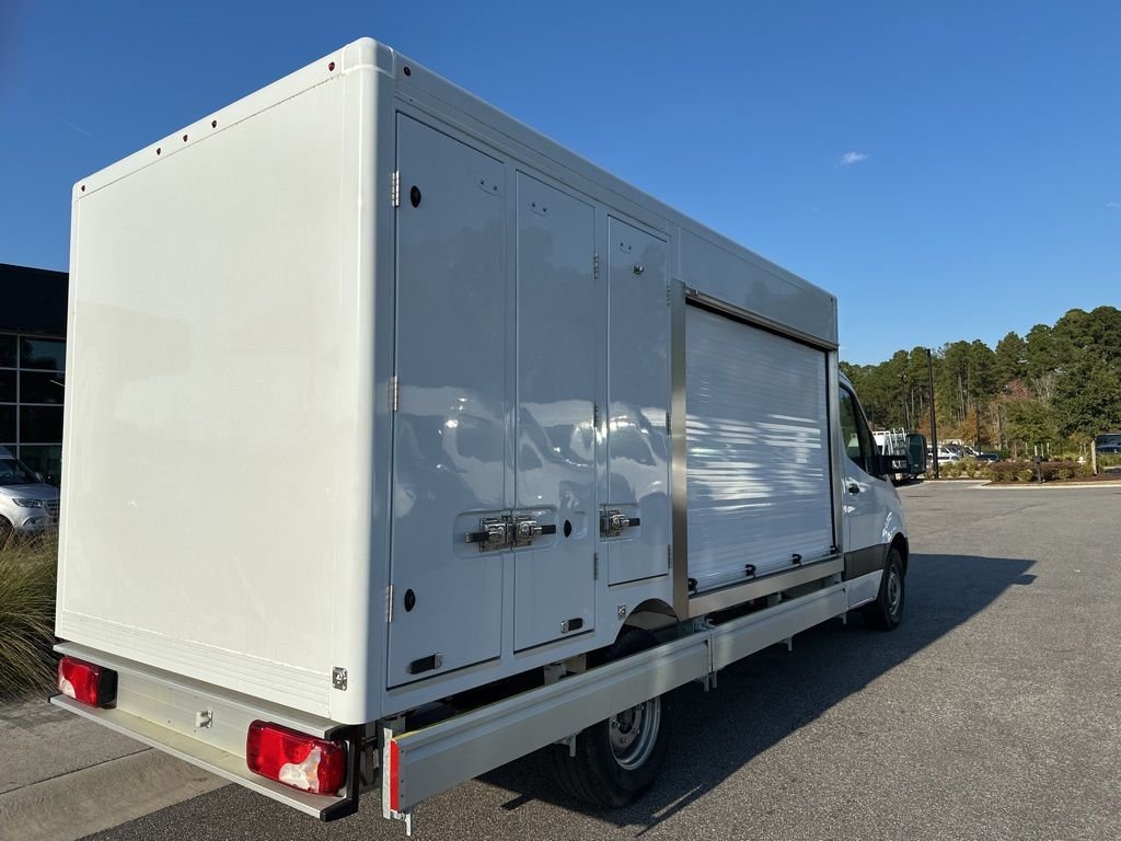 Used 2022 White Mercedes-Benz 144 Cab Chassis image 8