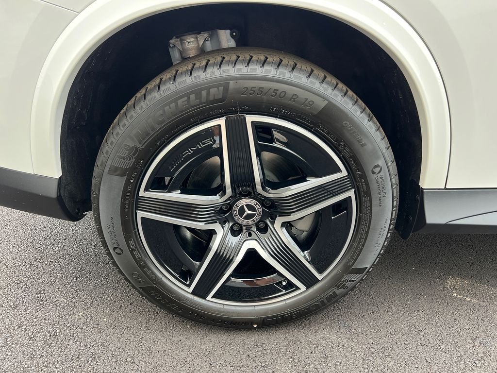 New 2026 Polar White Mercedes-Benz GLC300 image 35