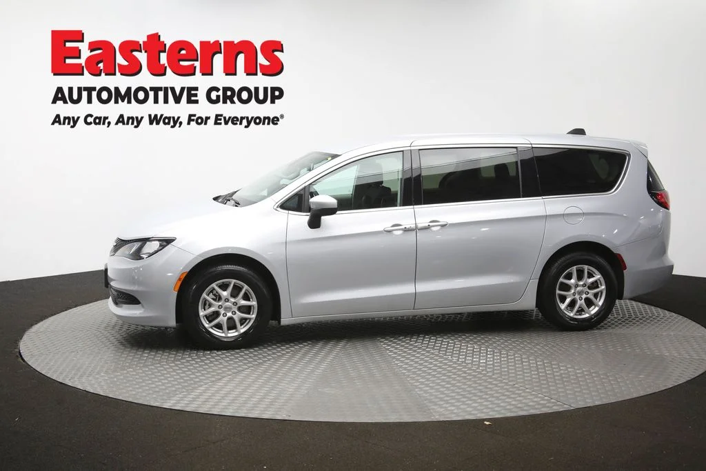Used 2023 Silver Chrysler LX image 59