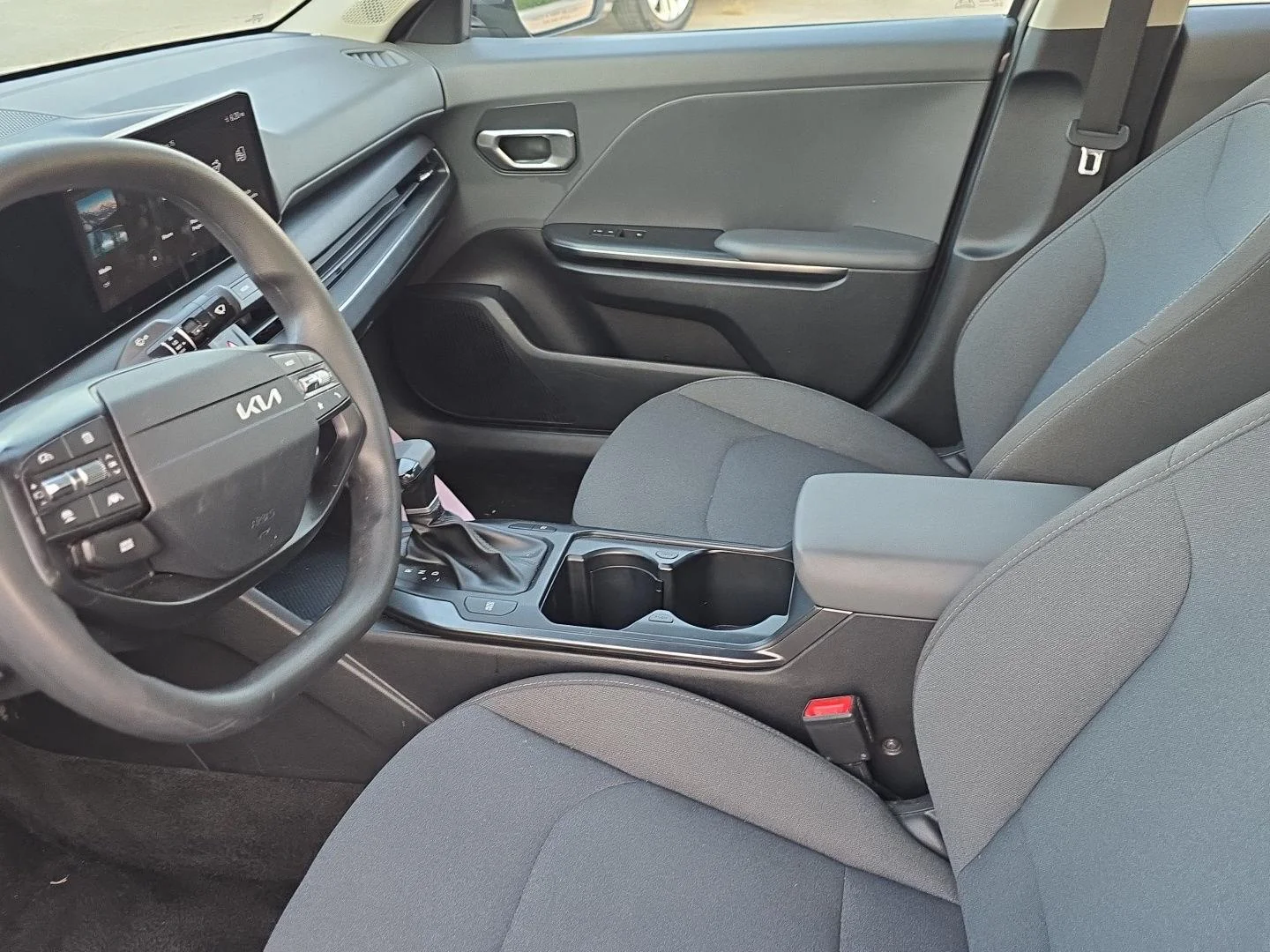 Used 2025 Steel Gray Kia LXS image 9