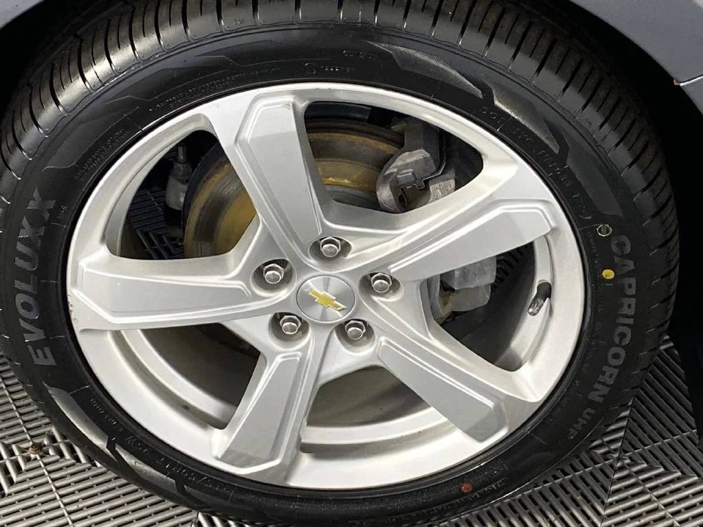 Used 2018 Steel Metallic Chevrolet LT image 26