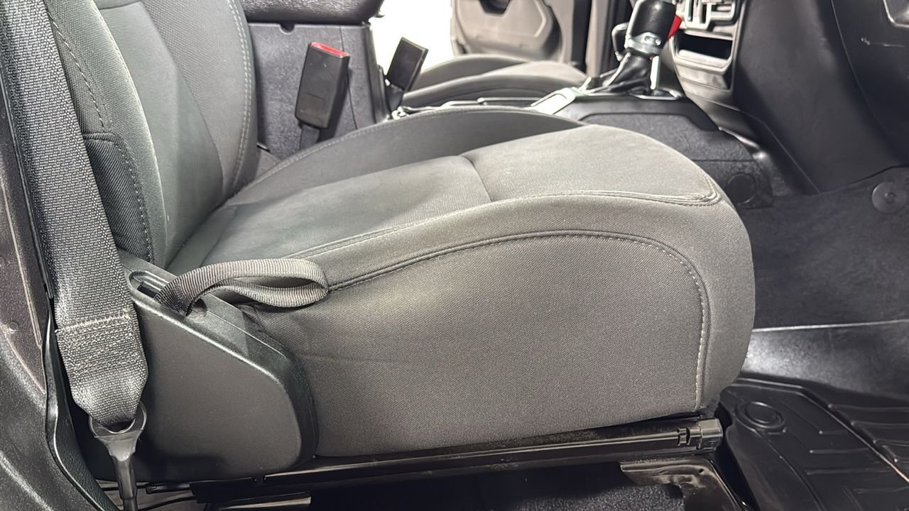 Used 2018 Gray Jeep Unlimited Sport S image 20