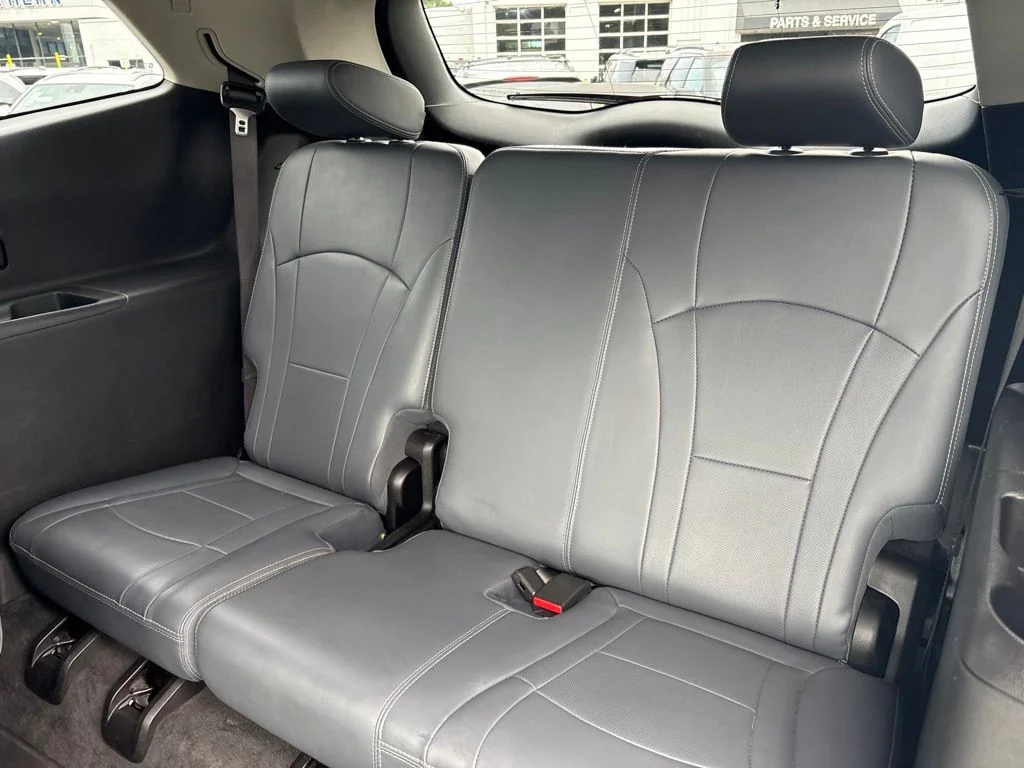 Used 2019 Silver Buick Essence image 26