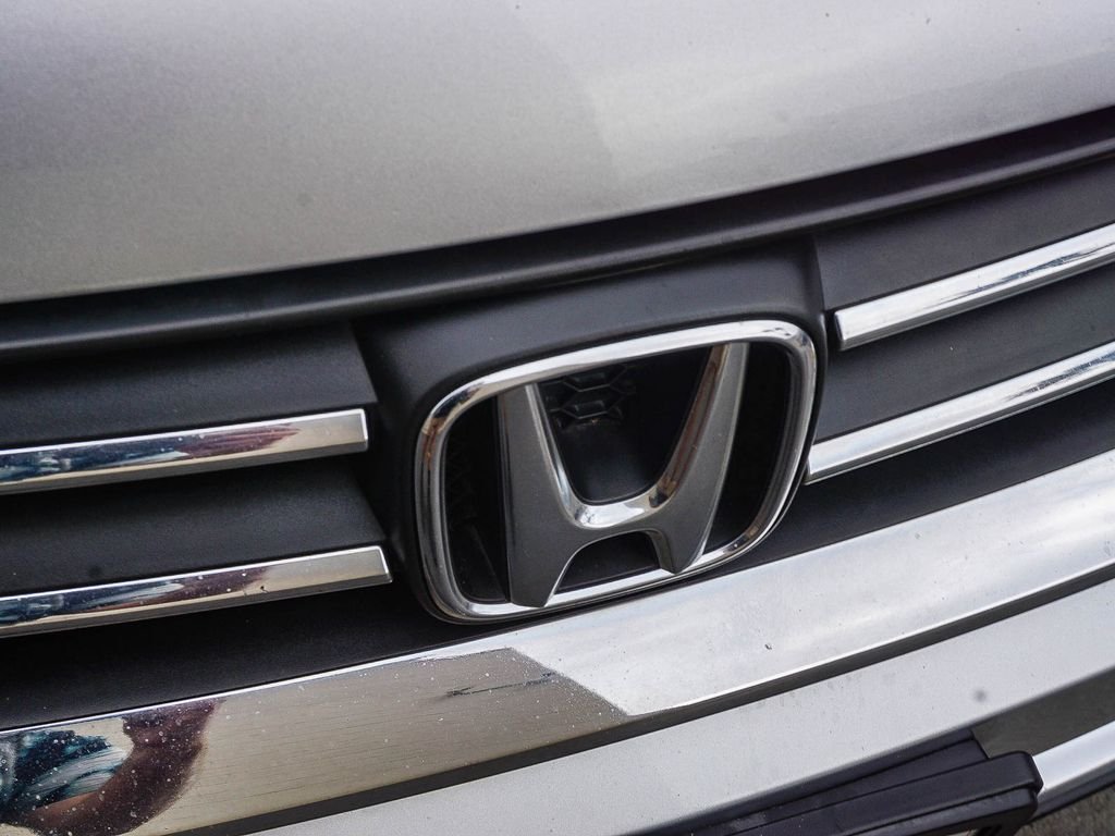 Used 2013  Honda LX image 11