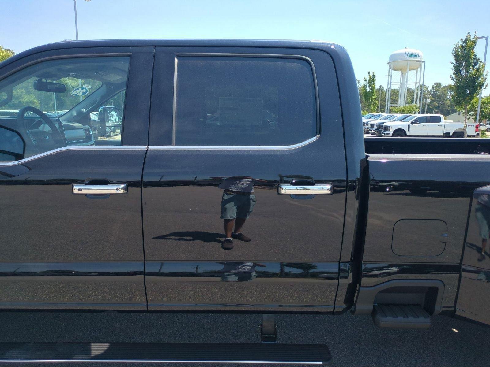 New 2026 Agate Black Metallic Ford F-350® Lariat® image 32