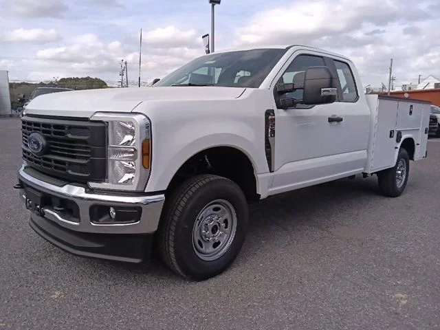 New 2026 Oxford White Ford F-250® XL image 7