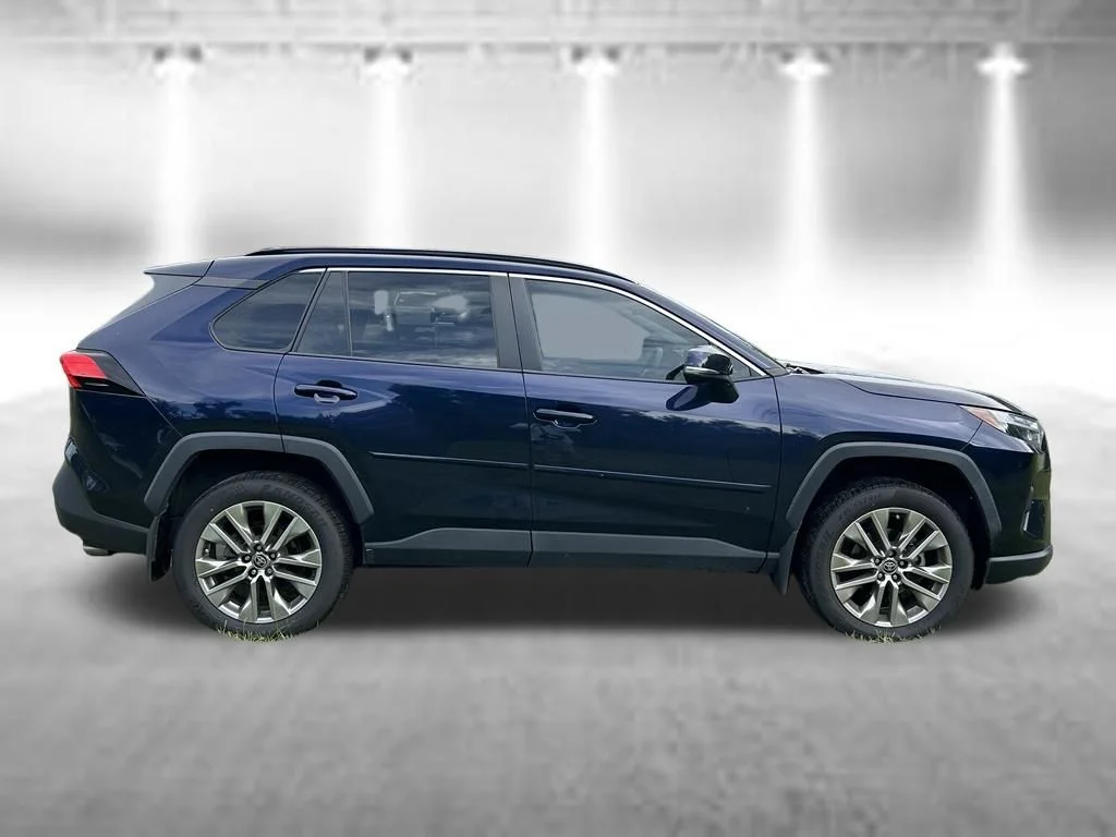 Certified Used 2023 Blueprint Toyota XLE Premium image 4