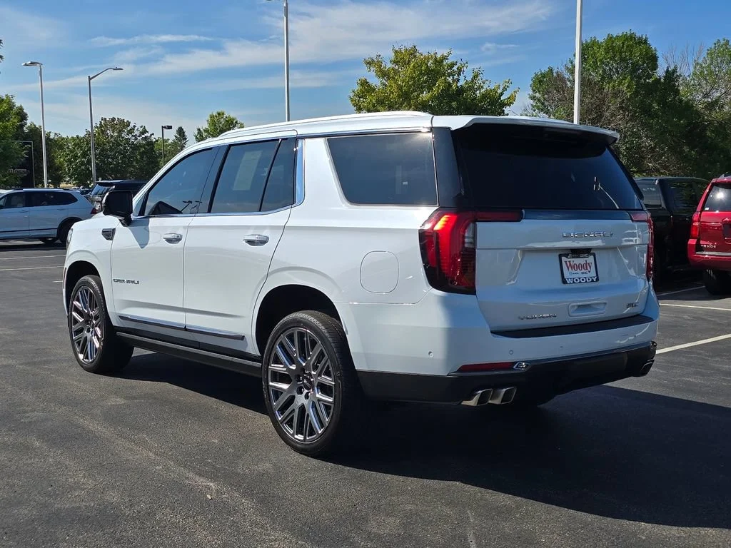 2026 GMC Yukon Denali Ultimate - Photo 10