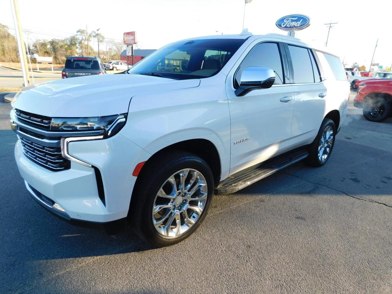 Used 2023 Iridescent Pearl Tricoat Chevrolet 2WD 4DR PREMIER image 4