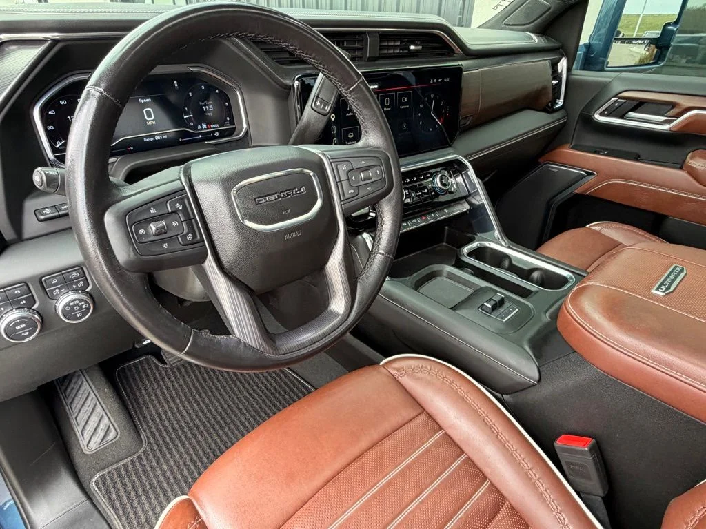 Used 2025 Blue GMC Denali Ultimate image 10